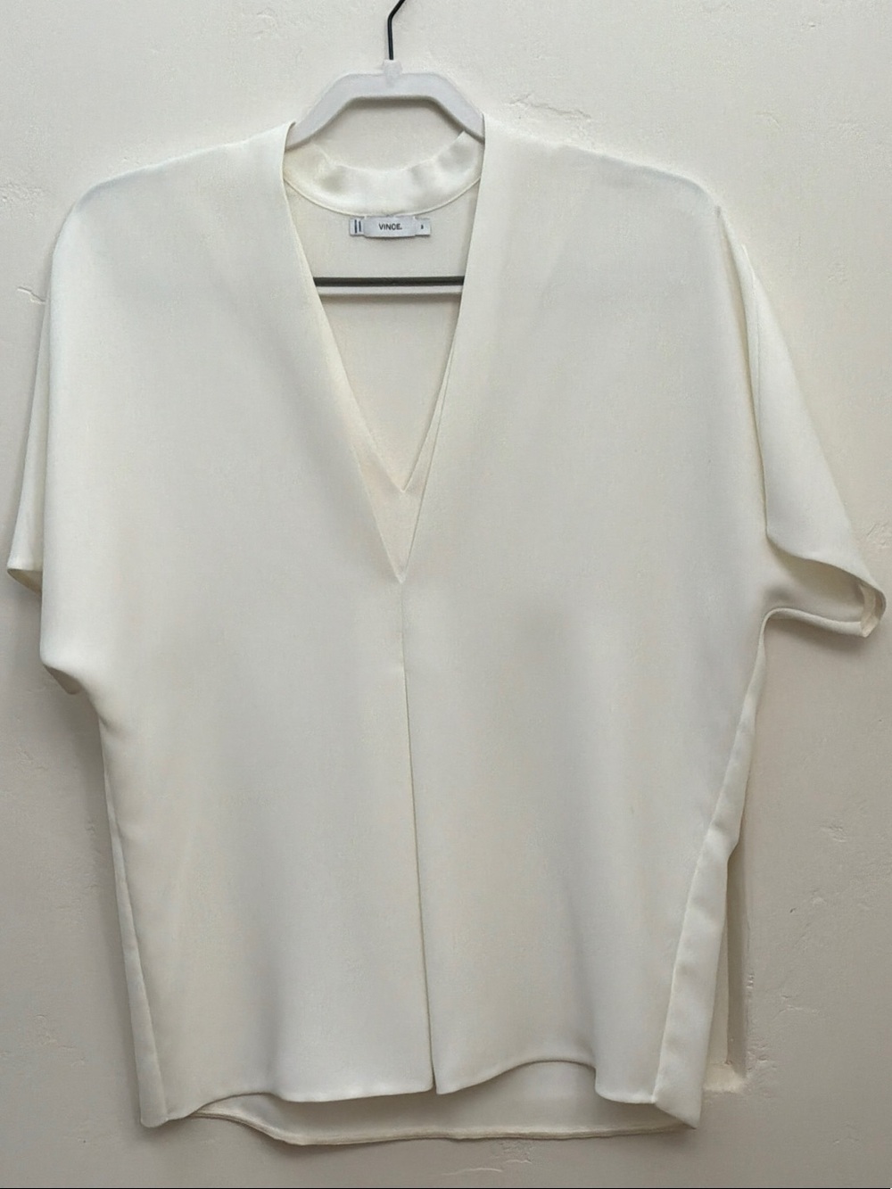 Vince Off-White V-Neck Short-Sleeve Silk Top
